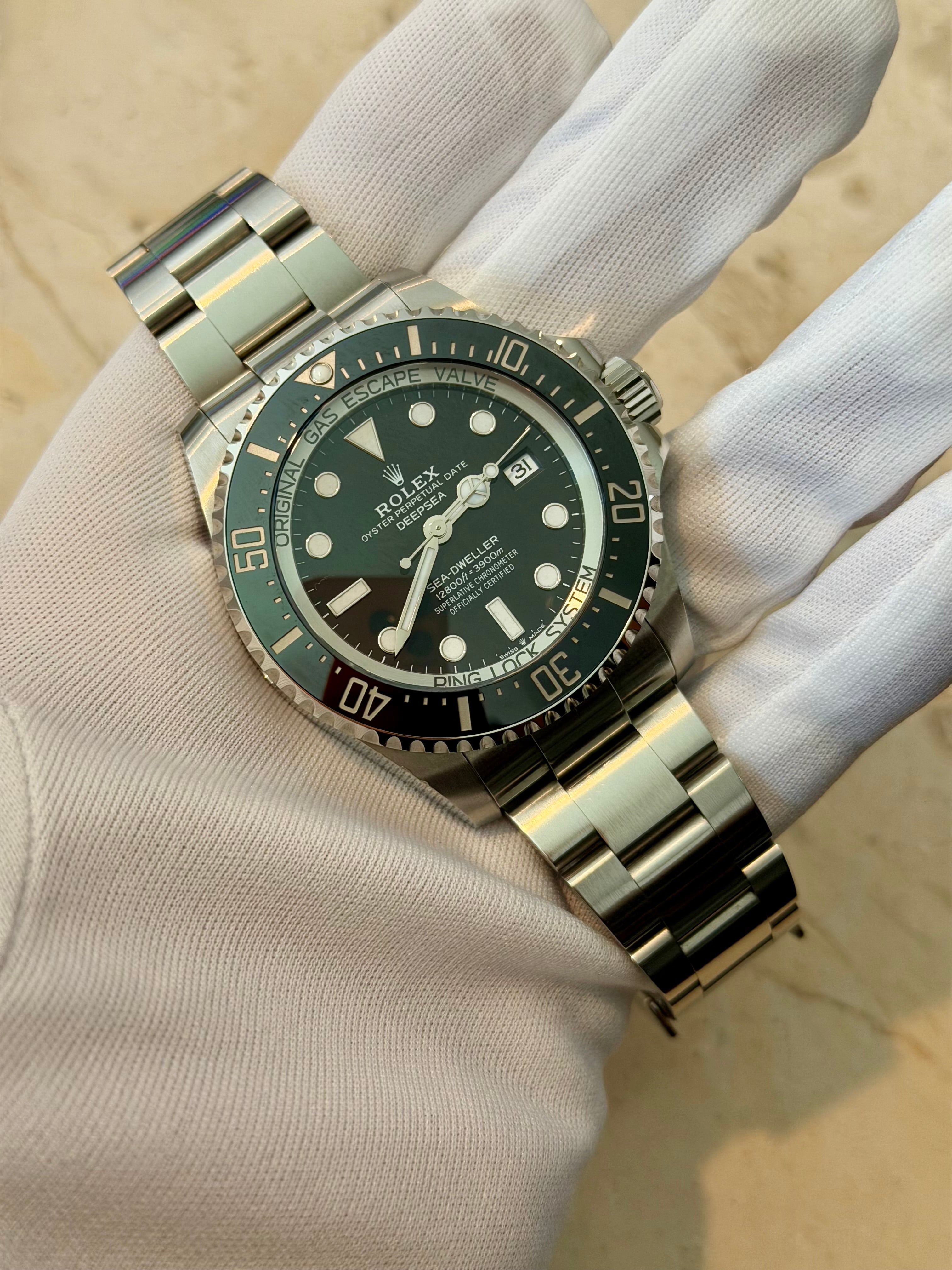 Rolex Sea-Dweller 126600 – 43 mm | Full Set